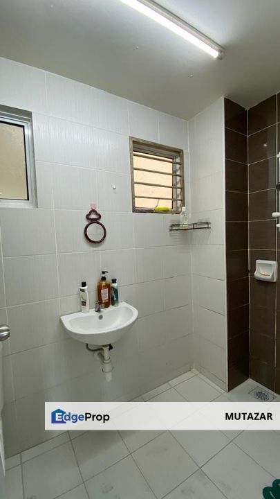 FOR SALE: CORNER UNIT, Springville Residence @ Taman Equine, Seri Kembangan - Crazy Price, Well Below Market Value!, Selangor, Seri Kembangan