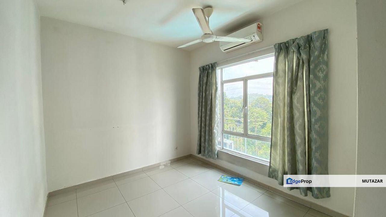 FOR SALE: CORNER UNIT, Springville Residence @ Taman Equine, Seri Kembangan - Crazy Price, Well Below Market Value!, Selangor, Seri Kembangan