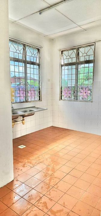 FOR SALE . FREEHOLD, 1.5 Storey Semi-D @ Seksyen 3 Bandar Rinching, Semenyih - With Extra Land, Selangor, Semenyih