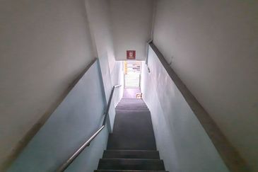 Residensi Bistaria, Ukay Bistari