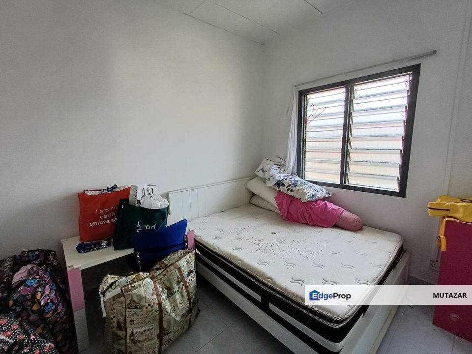 END LOT, Double Storey Terrace House @ PUJ 7 Puncak Jalil, Seri Kembangan - 10 Feet Extra Land at The Back FOR SALE, Selangor, Seri Kembangan