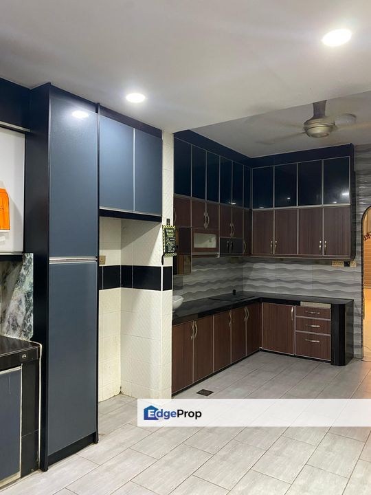 FOR RENT; Double Storey Terrace House @ Taman Puncak Saujana, Kajang - Ada ⁠Wet & Dry Kitchen, Selangor, Kajang