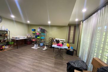 Putra Hill Residency