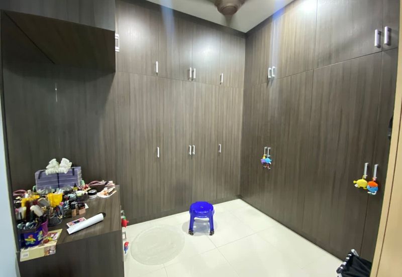 Putra Hill Residency