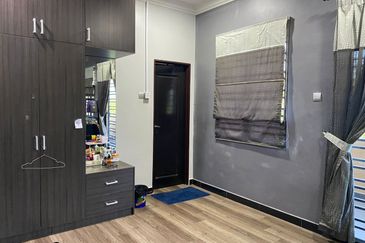 Putra Hill Residency