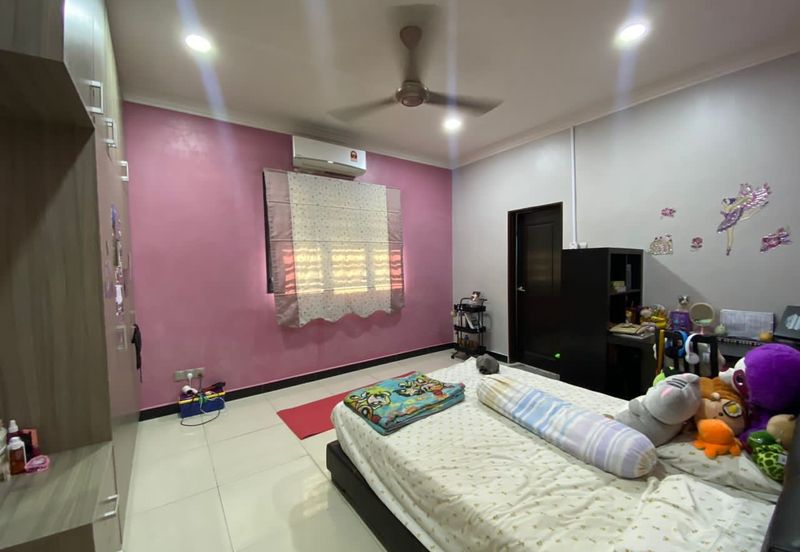 Putra Hill Residency