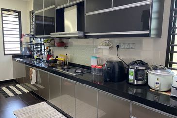 Putra Hill Residency