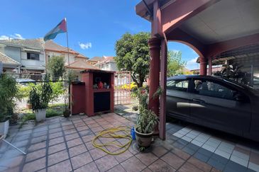 Bandar Tun Hussein Onn