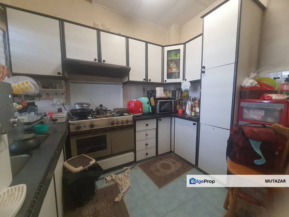 FREEHOLD, Double Storey Terrace House @ USJ 6, Subang Jaya - Extra Land at Backyard For Sale, Selangor, USJ