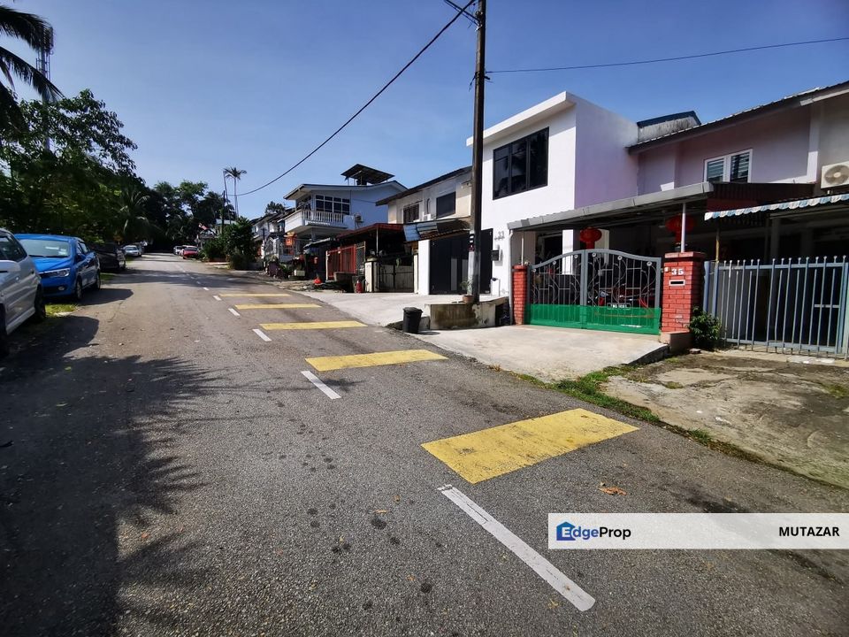 FREEHOLD, Double Storey Terrace House at Taman Bukit Serdang - Facing Open Extended Kitchen FOR SALE, Selangor, Seri Kembangan