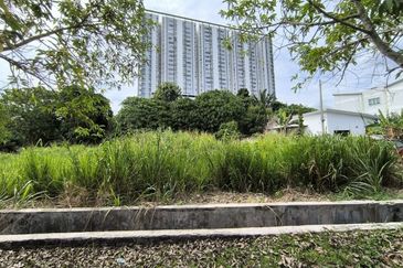 FREEHOLD Bungalow Land at Taman Meringin Indah, Kajang - Near Country Heights  FOR SALE