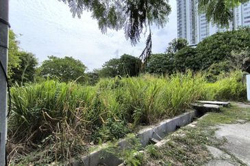 FREEHOLD Bungalow Land at Taman Meringin Indah, Kajang - Near Country Heights  FOR SALE