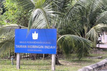 FREEHOLD Bungalow Land at Taman Meringin Indah, Kajang - Near Country Heights  FOR SALE