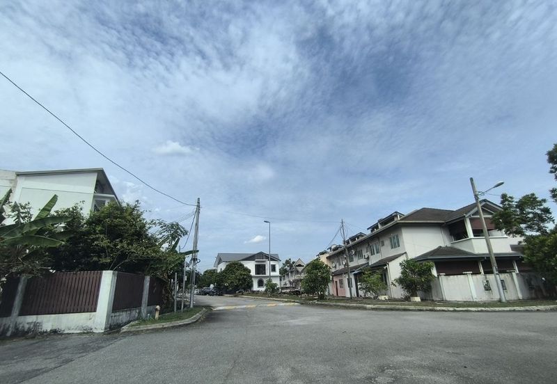 FREEHOLD Bungalow Land at Taman Meringin Indah, Kajang - Near Country Heights  FOR SALE