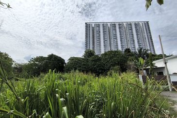 FREEHOLD Bungalow Land at Taman Meringin Indah, Kajang - Near Country Heights  FOR SALE