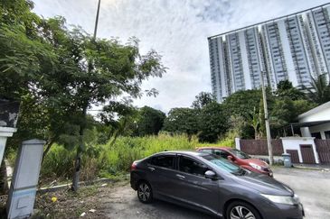 FREEHOLD Bungalow Land at Taman Meringin Indah, Kajang - Near Country Heights  FOR SALE