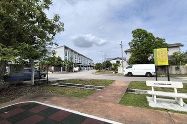 FREEHOLD Bungalow Land at Taman Meringin Indah, Kajang - Near Country Heights  FOR SALE