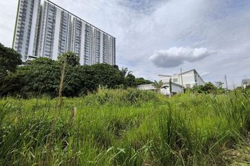 FREEHOLD Bungalow Land at Taman Meringin Indah, Kajang - Near Country Heights  FOR SALE