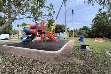 FREEHOLD Bungalow Land at Taman Meringin Indah, Kajang - Near Country Heights  FOR SALE