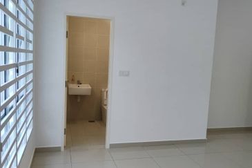 TIARA SENDAYAN (PRESINT 5)