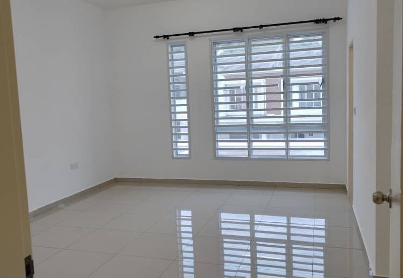 TIARA SENDAYAN (PRESINT 5)