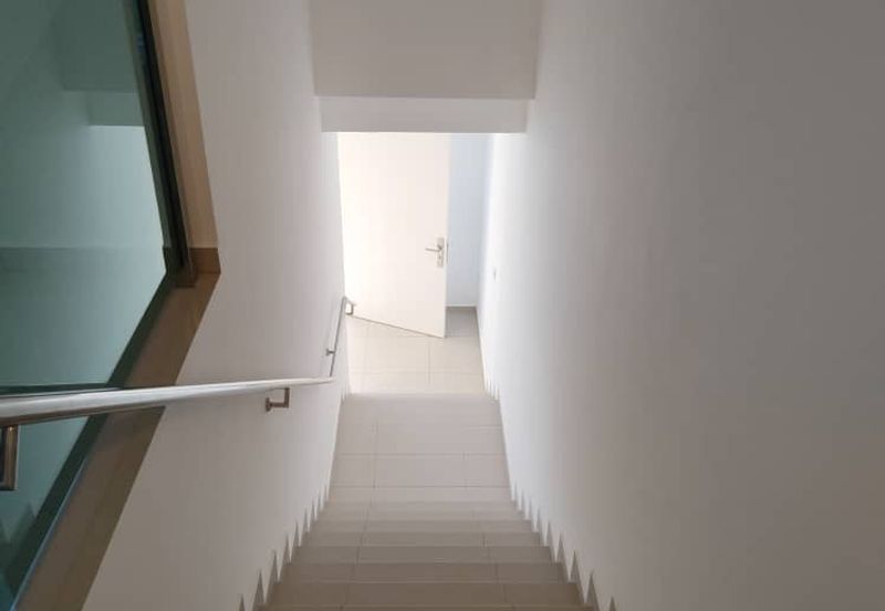 TIARA SENDAYAN (PRESINT 5)