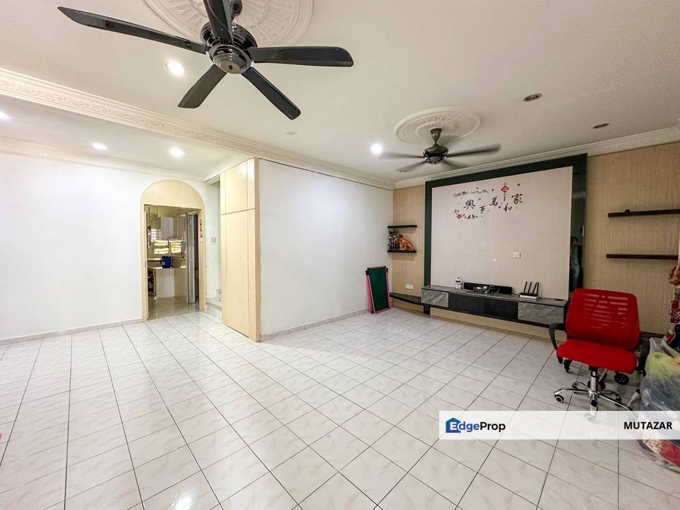 FREEHOLD, Double Storey Terrace House @ Taman Semenyih Mewah, Semenyih - Renovated, Fully Furnished For Sale , Selangor, Semenyih