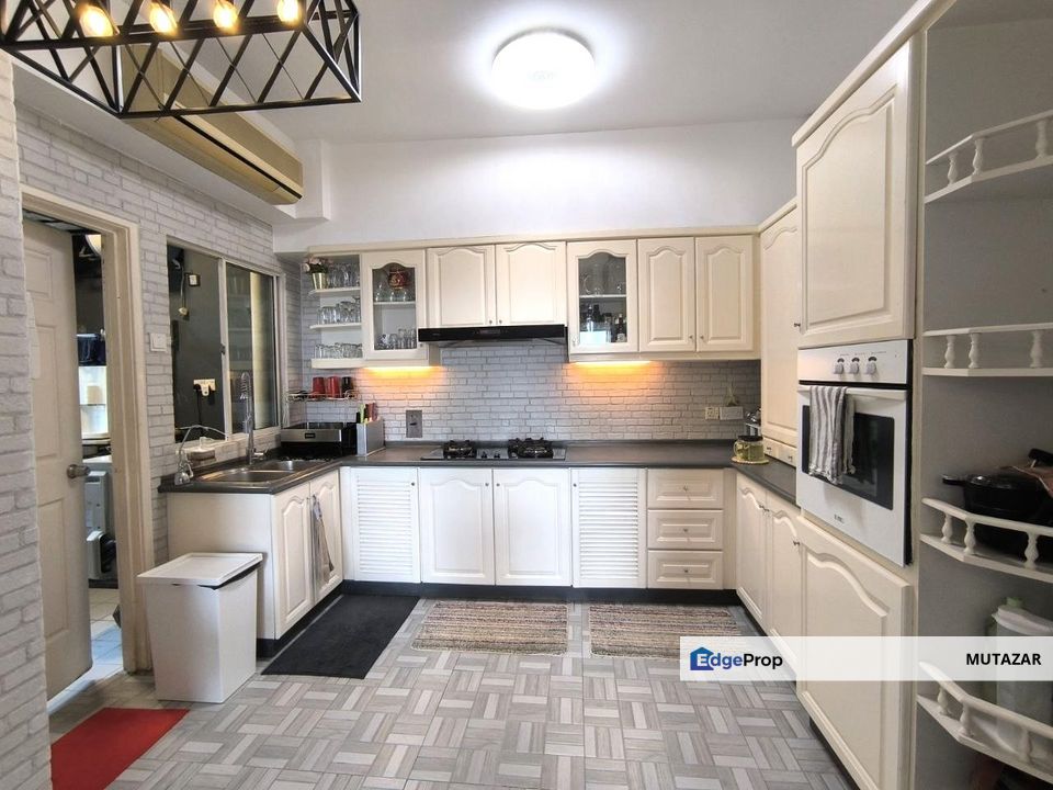 FREEHOLD, Duplex Penthouse Suite, Bungaraya Condominium @ Persiaran Golf, Shah Alam - Near Saujana Golf & Country Club! FOR SALE, Selangor, Saujana 