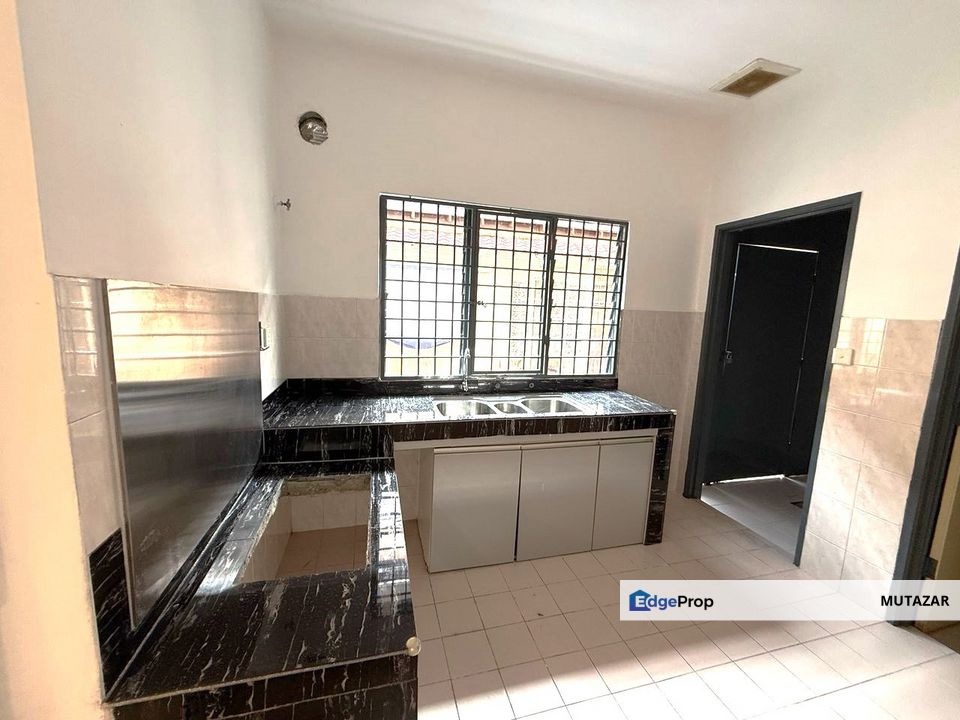 FREEHOLD NON BUMI, Double Storey Terrace House @ Taman Sunway Semenyih - Renovated & Fully Extended For Sale , Selangor, Semenyih