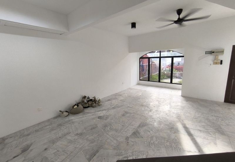 SL 6, Bandar Sungai Long