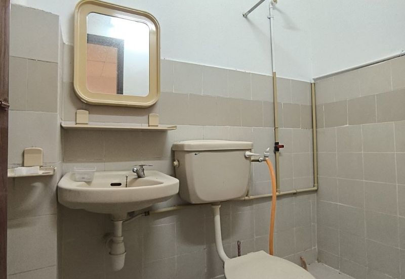 SL 6, Bandar Sungai Long