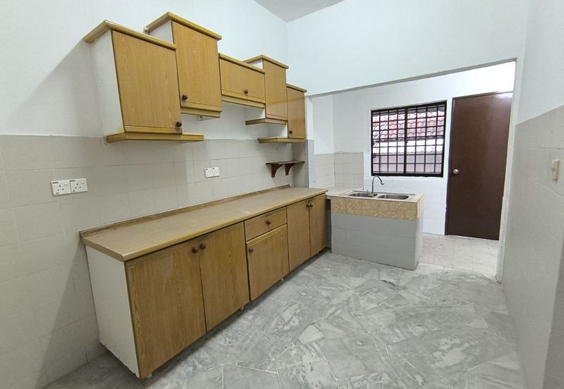 SL 6, Bandar Sungai Long