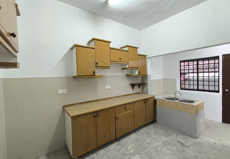 SL 6, Bandar Sungai Long