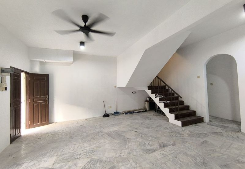 SL 6, Bandar Sungai Long