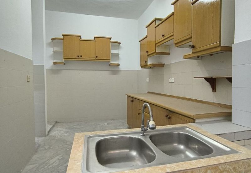 SL 6, Bandar Sungai Long