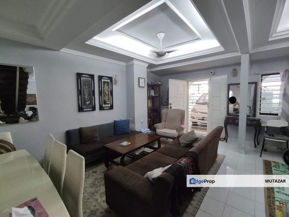 FREEHOLD, Double Storey Terrace House at Seksyen 25, Shah Alam - FULLY RENOVATED For Sale, Selangor, Shah Alam
