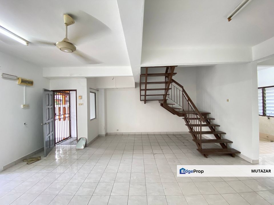 NON BUMI UNIT, Double Storey Terrace House at Seksyen 8, Bandar Baru Bangi - Dekat Pelbagai Kemudahan For Sale, Selangor, Bangi