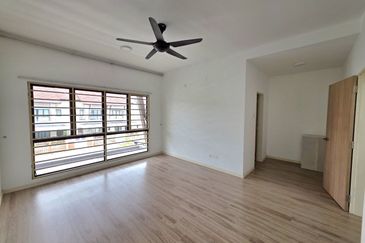 Dahlia @ Serene Heights