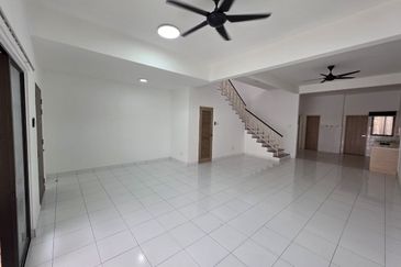 Dahlia @ Serene Heights