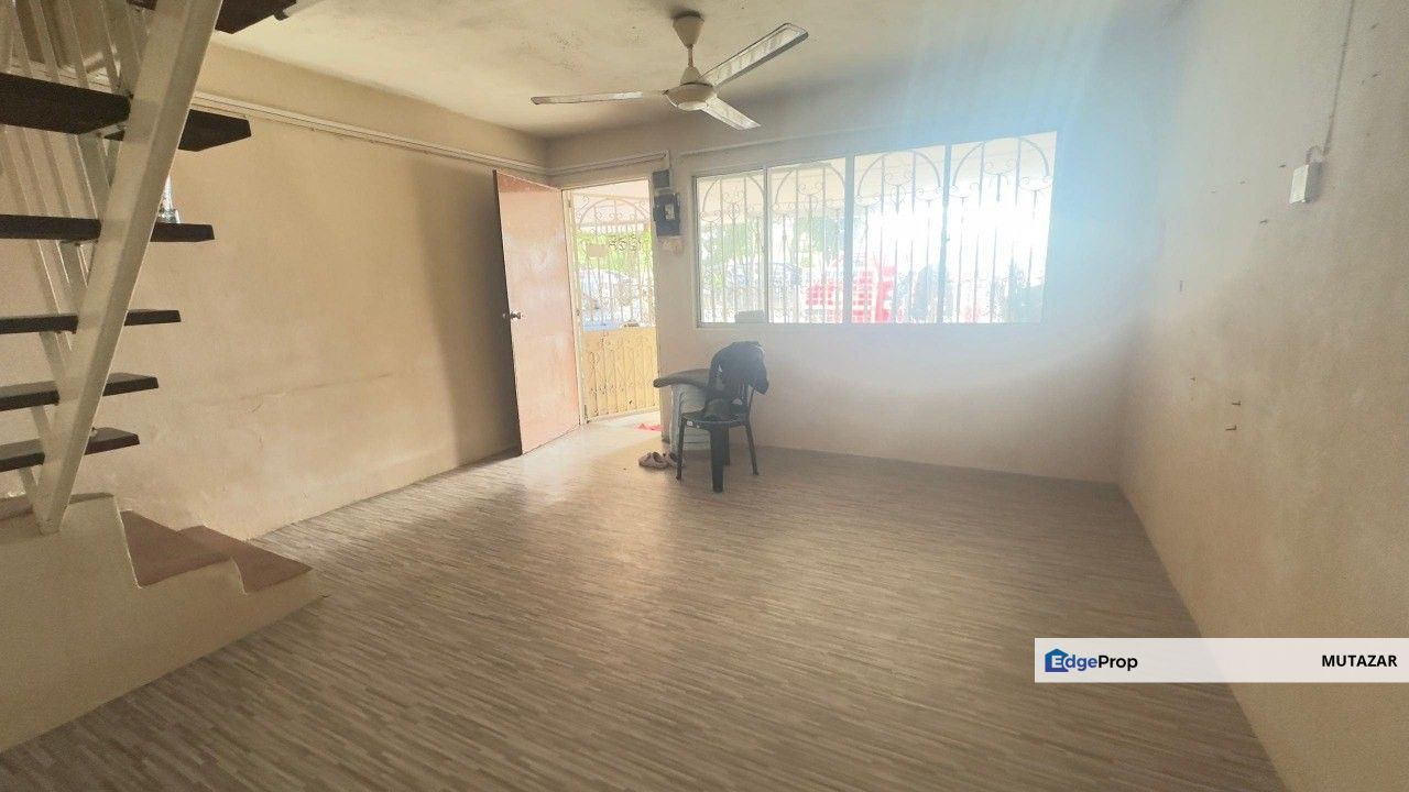 Double Storey Terrace House at Taman Putra, Ampang - Dekat Pelbagai Kemudahan  For Sale, Selangor, Ampang
