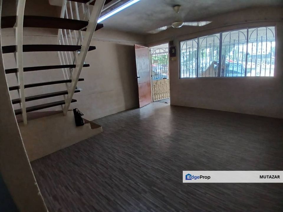 Double Storey Terrace House at Taman Putra, Ampang - Dekat Pelbagai Kemudahan  For Sale, Selangor, Ampang