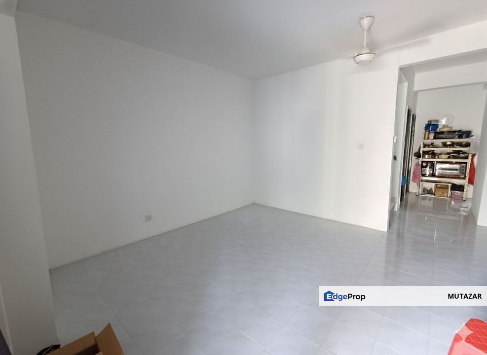 END LOT, Double Storey Terrace House @ PUJ 7 Puncak Jalil, Seri Kembangan - 10 Feet Extra Land at Backyard For Sale, Selangor, Seri Kembangan
