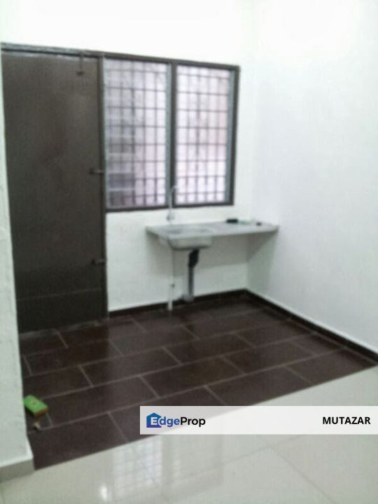 FREEHOLD, Double Storey Terrace House @ Taman Sri Gombak, Selangor - Dekat Pelbagai Kemudahan For Sale, Selangor, Batu Caves 