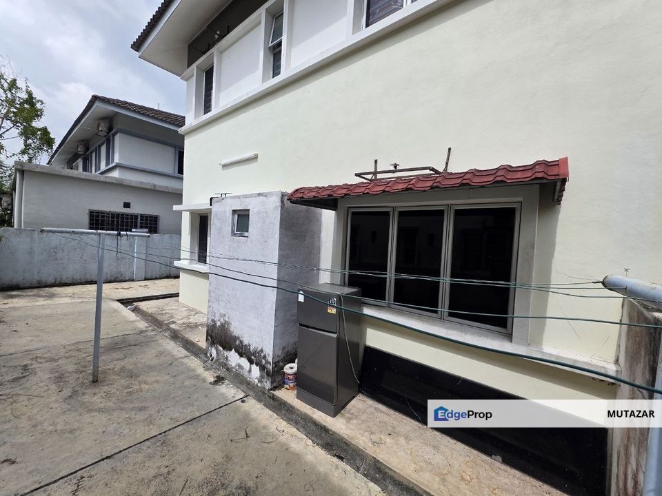 PALING MURAH, Double  Storey Semi-D @ Taman Tasik Semenyih - 5 Bedrooms With Extra Land For Sale, Selangor, Semenyih