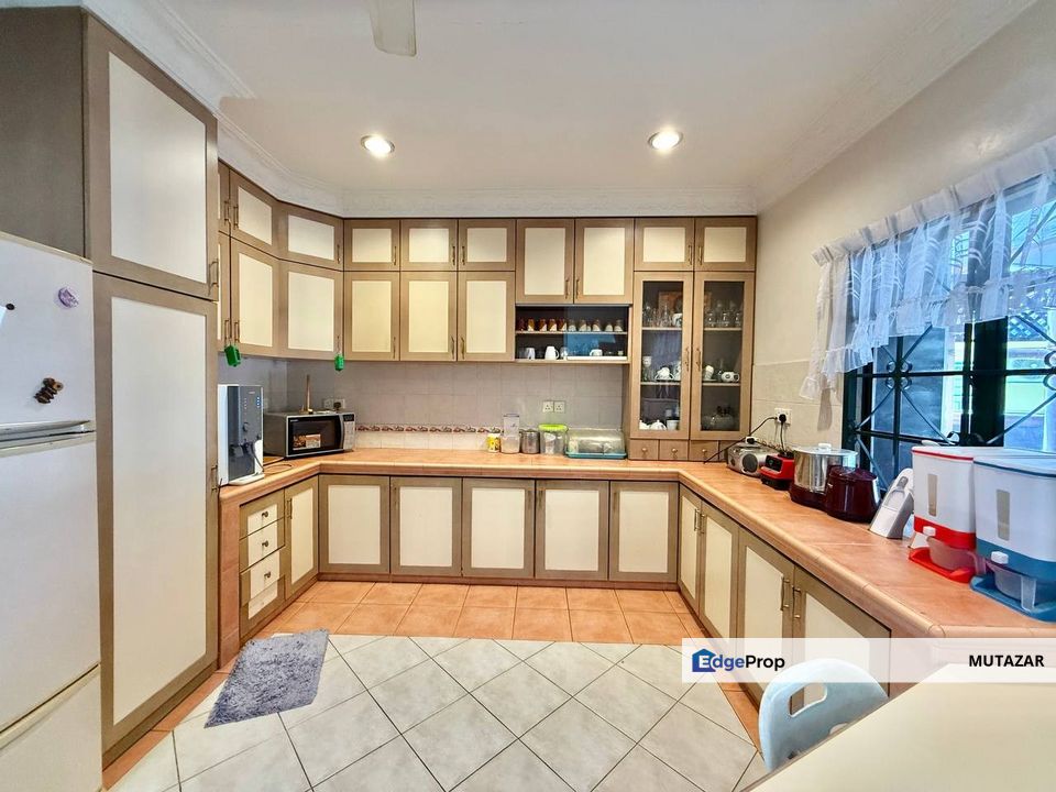 END LOT,  Double Storey Terrace House @ Seksyen 9, Kota Damansara - Fully Extended, Well Maintained For Sale, Selangor, Kota Damansara