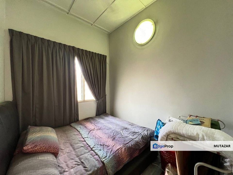 FREEHOLD, Double Storey Terrace House @ Seksyen 27, Shah Alam  - With Built-in Kitchen Cabinet For Sale, Selangor, Shah Alam