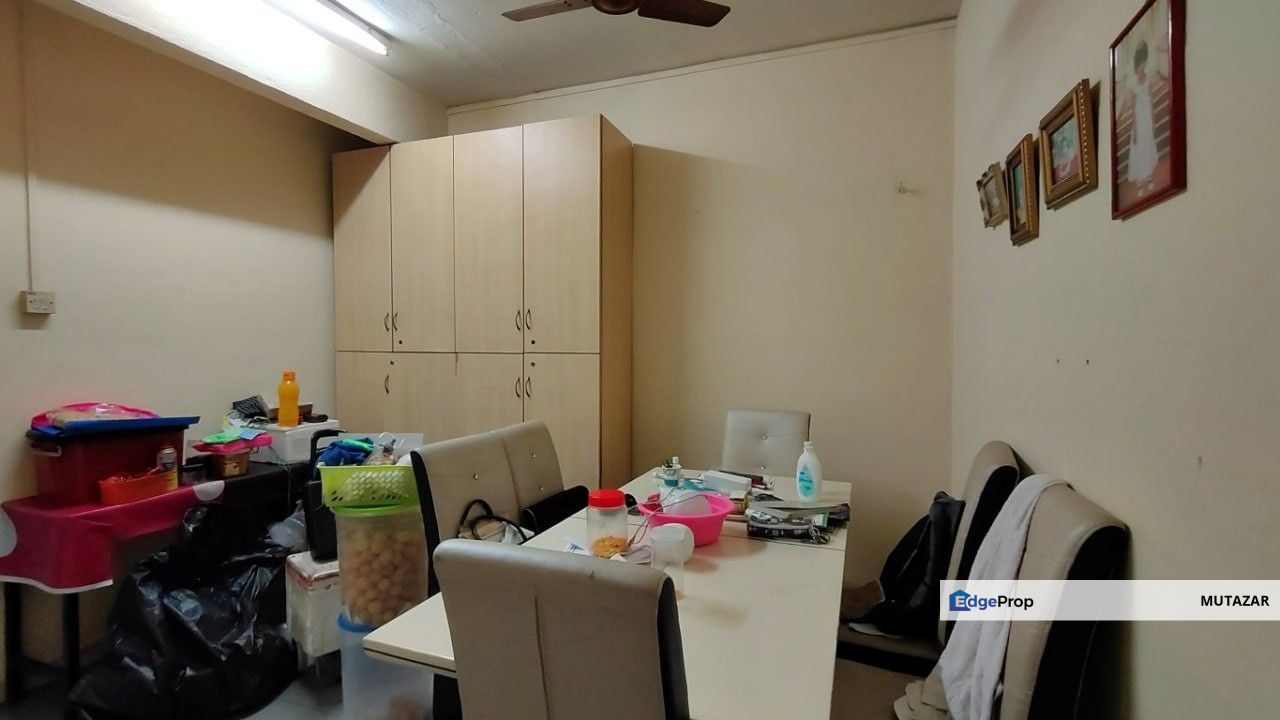 FREEHOLD, Double Storey Terrace House @ Seksyen 27, Shah Alam - Extended, Near LRT Station For Sale, Selangor, Shah Alam