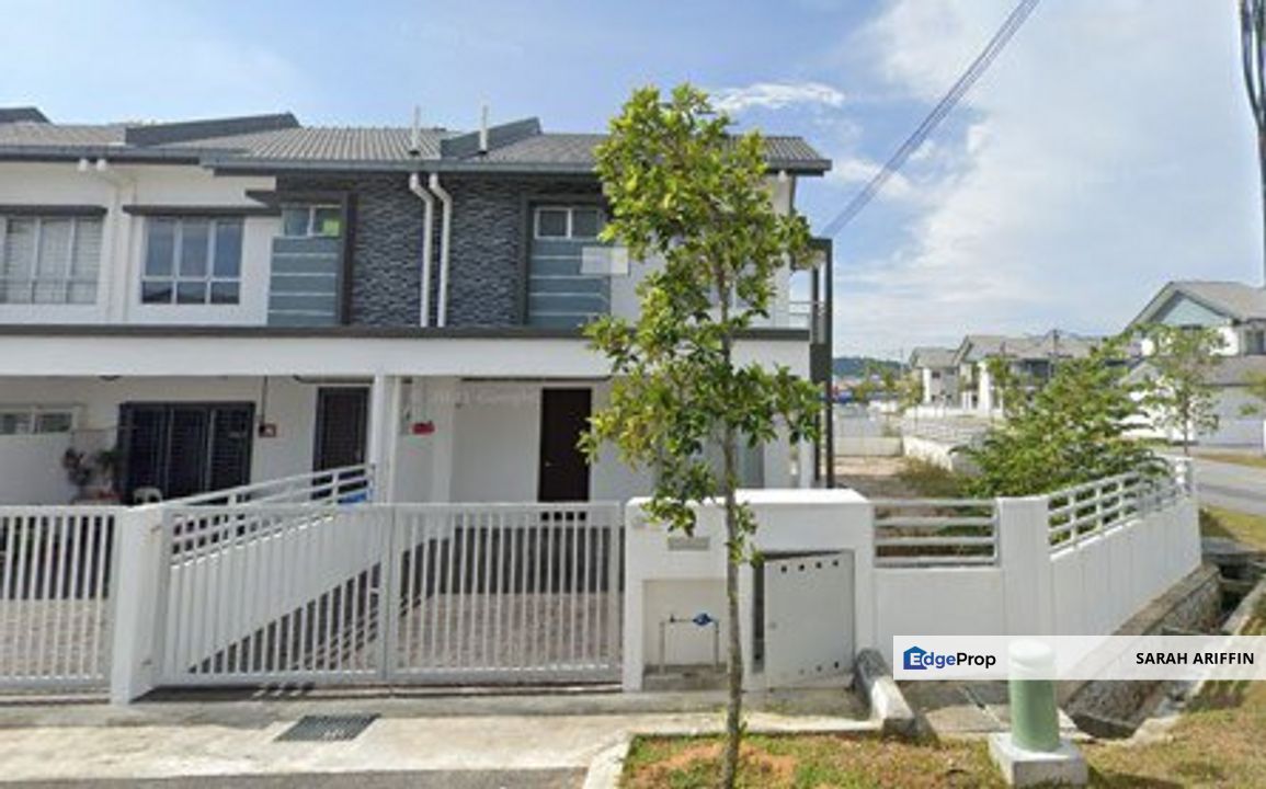 CORNER LOT 2 Storey House Hillpark Bandar Puncak Alam for Sale RM850,000 By SARAH ARIFFIN