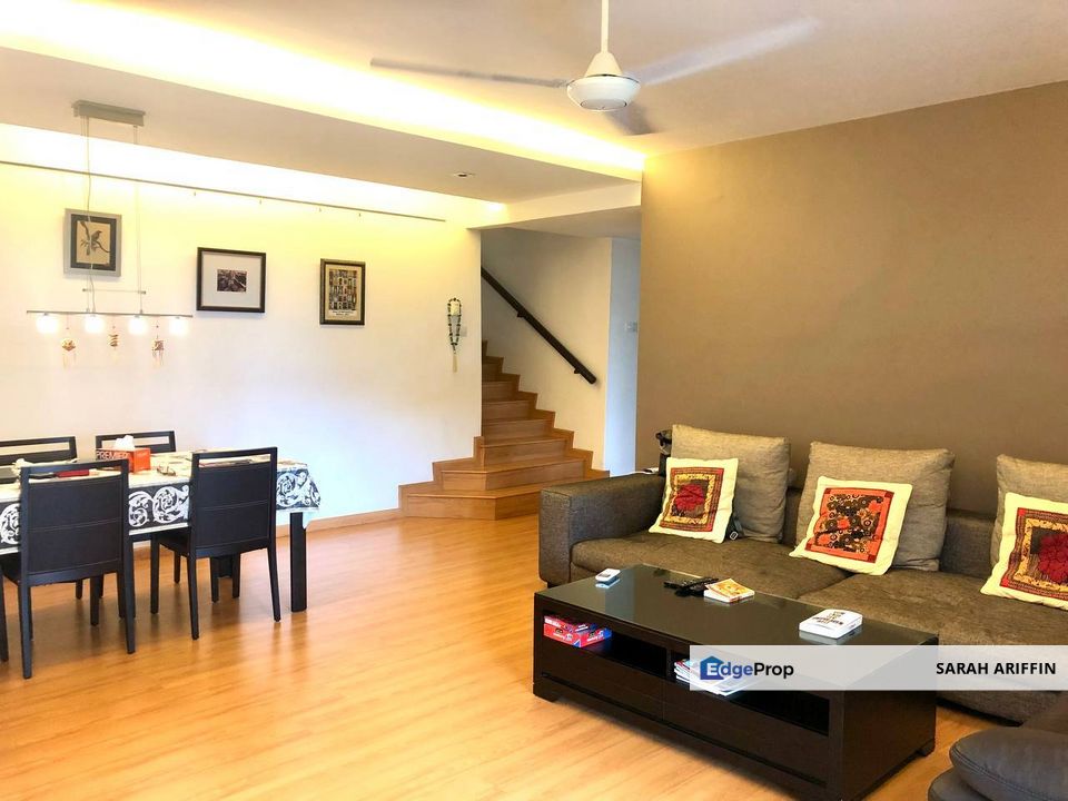 Renovated unit facing swimming pool Ehsan Ria Condo Seksyen 11 Petaling