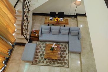 Kiara Peak (Puncak Kiara)